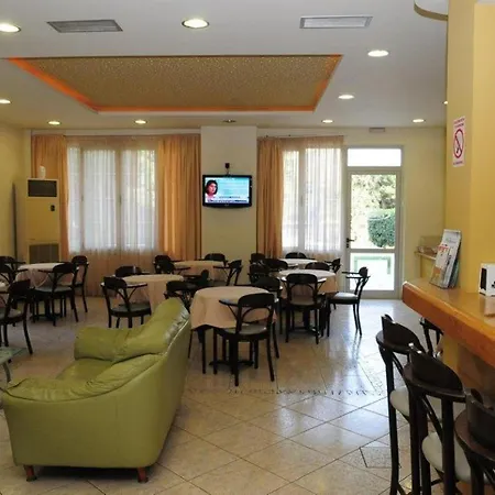 Hotel Pantheon 2*