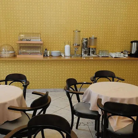 Hotel Pantheon 2*
